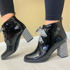 Redz Ladies Black Patent Heeled Laced Ankle Boot KX18-W3