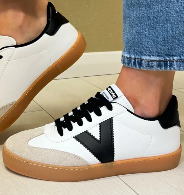 Victoria Ladies Beige/Black/White Gum Sole Laced Trainer 1126208