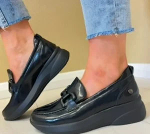 XTI Ladies Black Patent Lightweight Chain Loafer Shoe 143426
